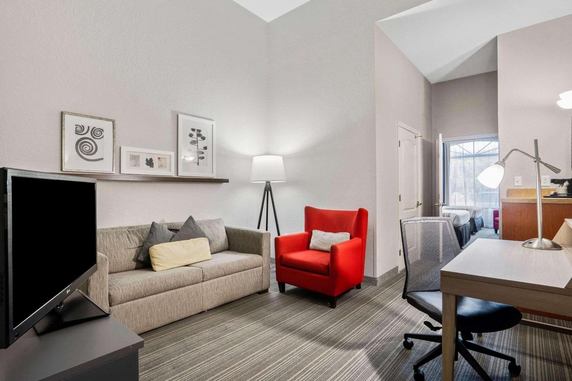 One-Bedroom Suite,1525864894:JPEG